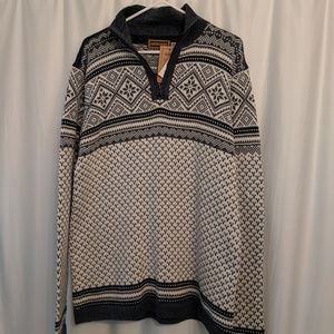 Brand-new with tags Men's blue/white sweater XL